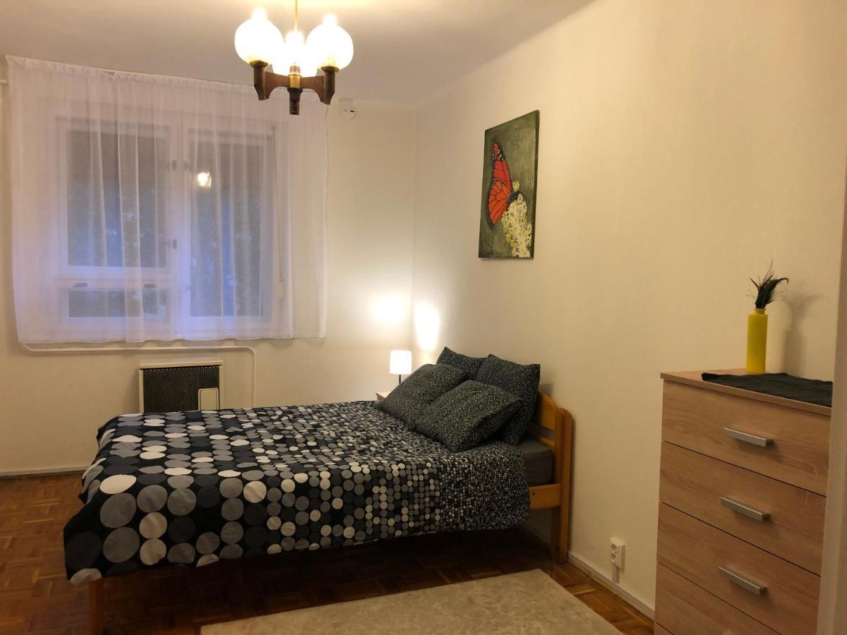 Karman Apartman - 2 Bedroom Entire Flat In The Center Jaszbereny Exterior photo