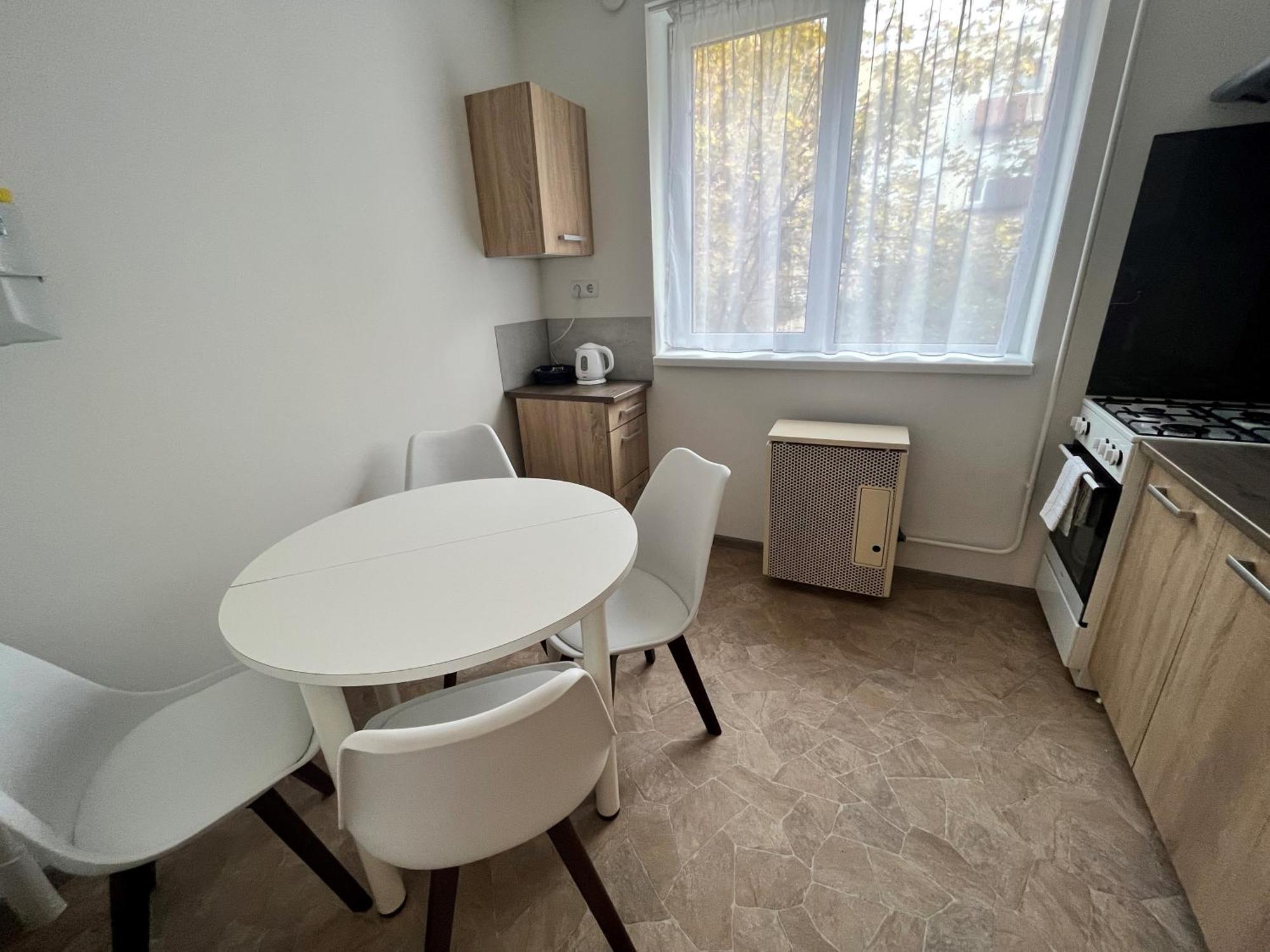 Karman Apartman - 2 Bedroom Entire Flat In The Center Jaszbereny Exterior photo